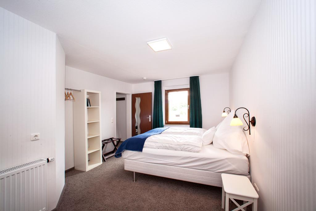 Hinter Den Spiegeln Hotel Heimbach Eksteriør billede