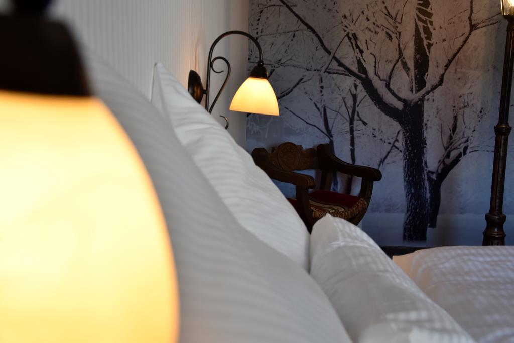 Hinter Den Spiegeln Hotel Heimbach Eksteriør billede