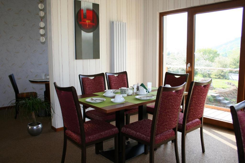 Hinter Den Spiegeln Hotel Heimbach Eksteriør billede